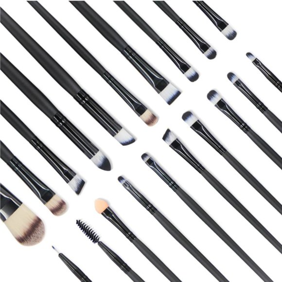 Makeup Brushes - Set of 20 - Black Handles - 6" long - with Leather Travel Case - Picture 8 of 11